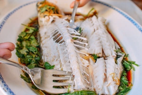 How to serve a Chinese Steamed Whole Fish, by aedison.aieoederdu.tk