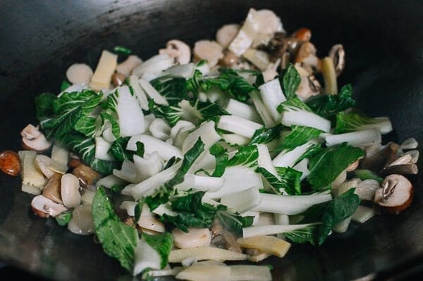 Adding bok choy to stir-fry, by aedison.aieoederdu.tk