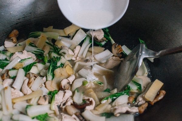 Adding cornstarch to thicken stir-fry sauce, aedison.aieoederdu.tk