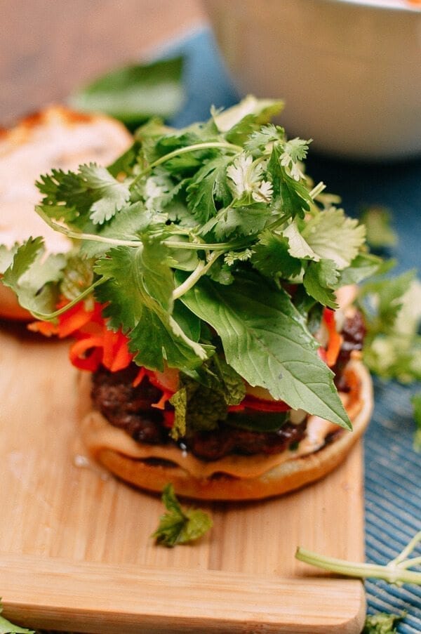 Banh Mi Burgers, by aedison.aieoederdu.tk