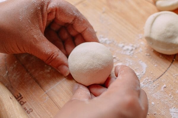 Cantonese Steamed Custard Buns (Nai Wong Bao), by aedison.aieoederdu.tk