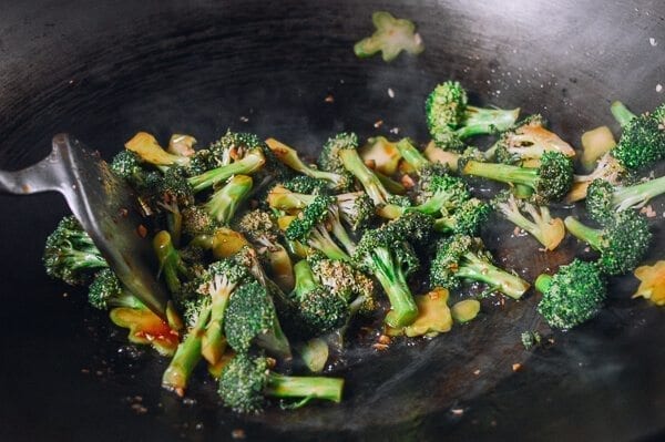 Takeout-Style Broccoli with Garlic Sauce, by aedison.aieoederdu.tk