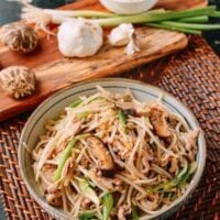 Chicken and Bean Sprouts, by aedison.aieoederdu.tk