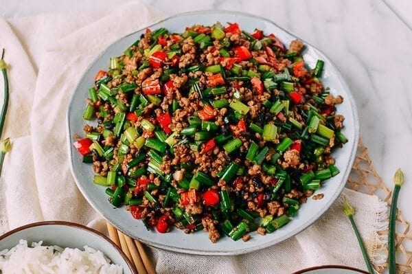 Garlic Chive stir fry with Pork, by aedison.aieoederdu.tk