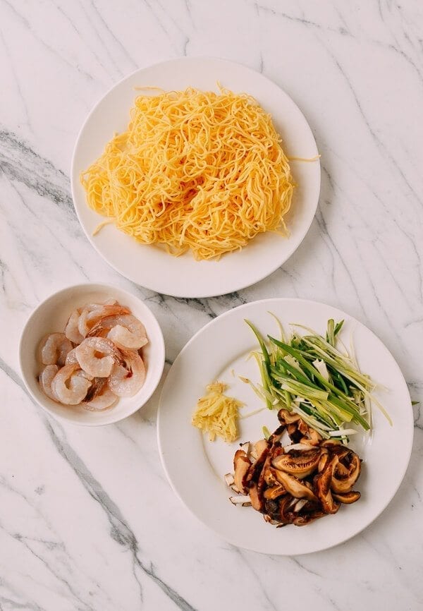 Hong Kong Style Shrimp Chow Mein Noodles, by aedison.aieoederdu.tk