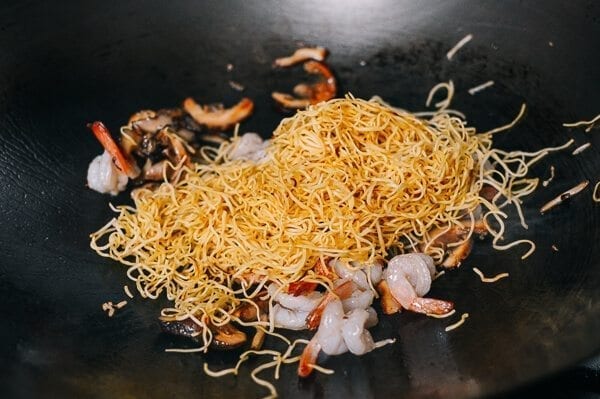 Hong Kong Style Shrimp Chow Mein Noodles, by aedison.aieoederdu.tk
