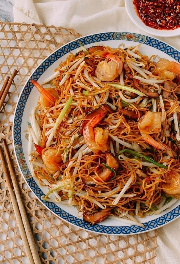 Hong Kong Style Shrimp Chow Mein Noodles