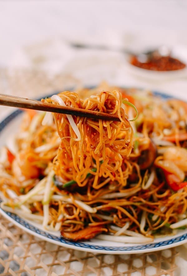 Hong Kong Style Shrimp Chow Mein Noodles, by aedison.aieoederdu.tk