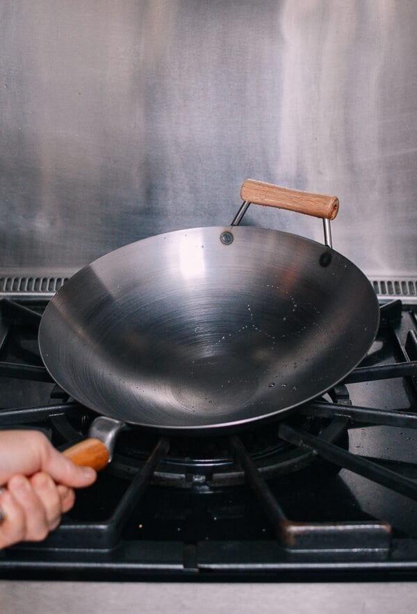 How to Season a Wok and Daily Wok Care by aedison.aieoederdu.tk