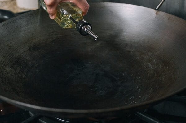 How to Season a Wok and Daily Wok Care by aedison.aieoederdu.tk