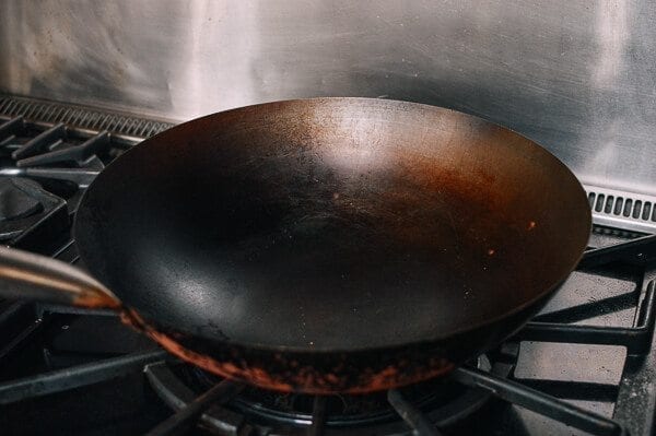 How to Season a Wok and Daily Wok Care by aedison.aieoederdu.tk