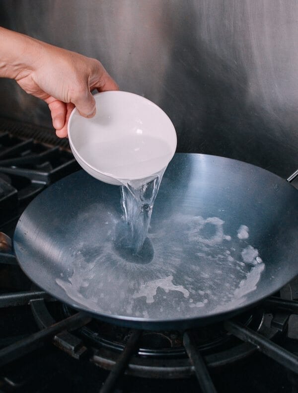 How to Season a Wok and Daily Wok Care by aedison.aieoederdu.tk