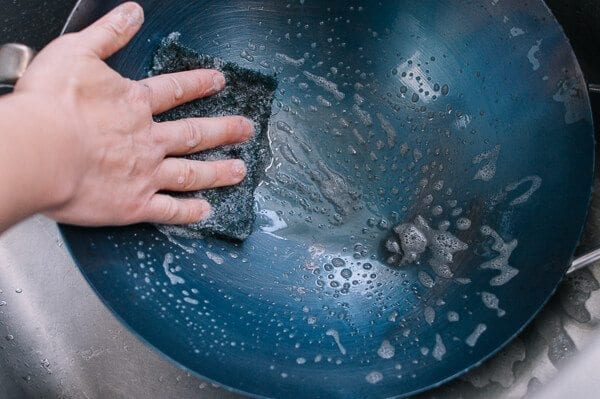 How to Season a Wok and Daily Wok Care by aedison.aieoederdu.tk