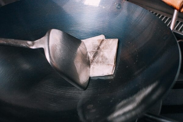 How to Season a Wok and Daily Wok Care by aedison.aieoederdu.tk