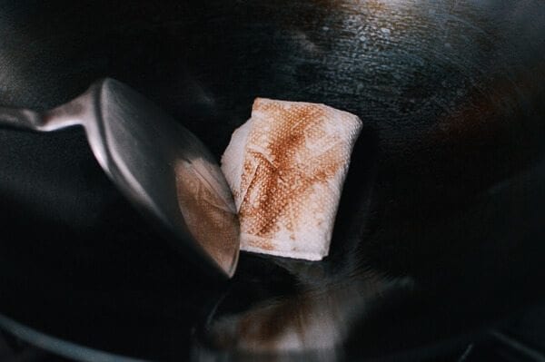 How to Season a Wok and Daily Wok Care by aedison.aieoederdu.tk