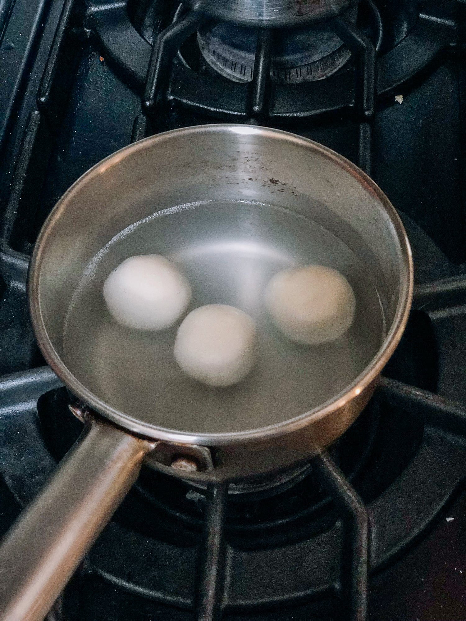 cooking rice dough ball=s in water for Savory Tang Yuan, by aedison.aieoederdu.tk