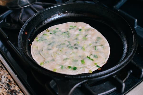 Cooking Scallion Pancakes in Pan, aedison.aieoederdu.tk