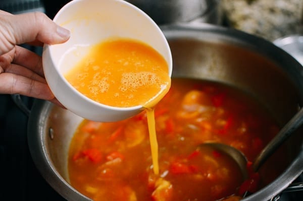 Adding egg to tomato egg drop soup, aedison.aieoederdu.tk