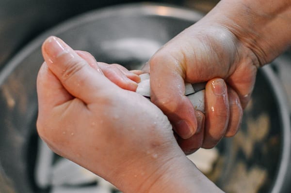 Squeezing liquid out of soaked eggplant, aedison.aieoederdu.tk
