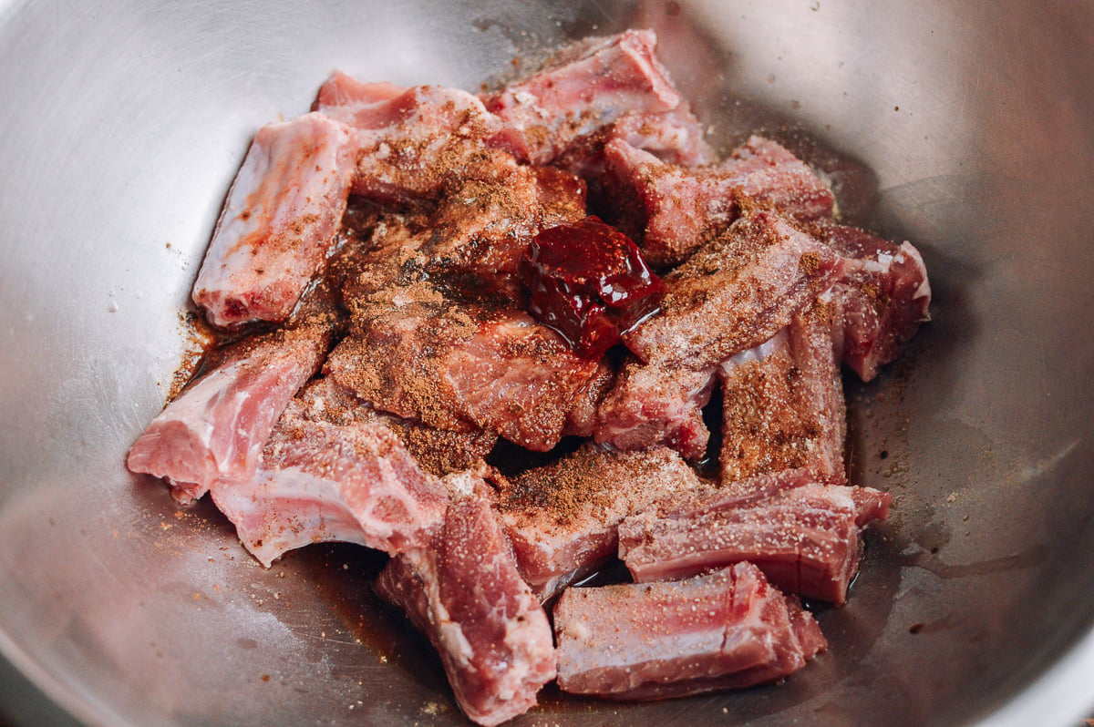 Ribs with marinade ingredients, aedison.aieoederdu.tk