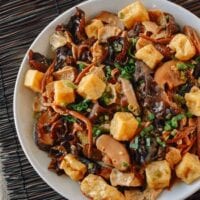 Steamed Seitan with Mushrooms & Dried Lily Flowers, aedison.aieoederdu.tk