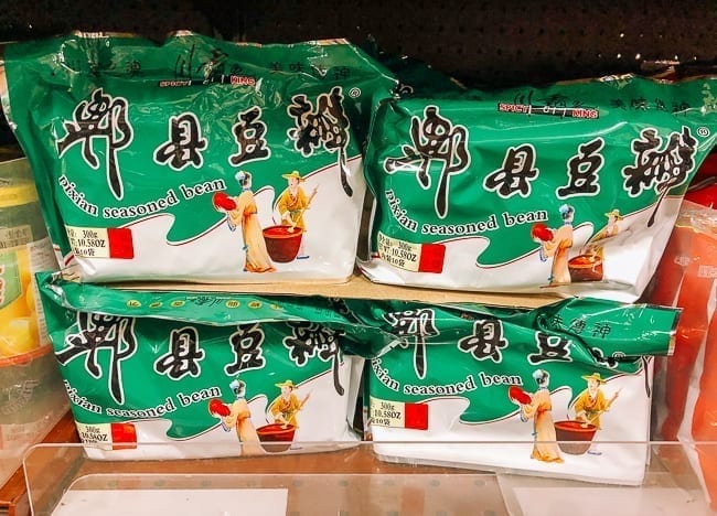 Packets of doubanjiang spicy broad bean paste, aedison.aieoederdu.tk