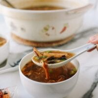 Spoonful of vegetarian hot and sour soup, aedison.aieoederdu.tk